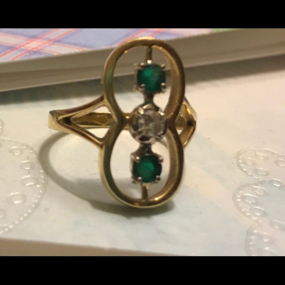 Antique style emerald and diamond ring 18k gold